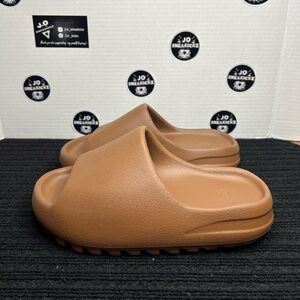 Yeezy Slides SOLDD !!!